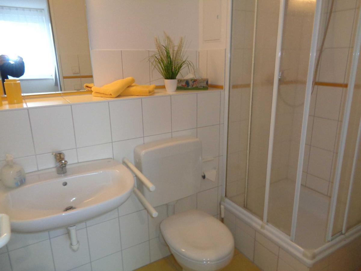 Hafenresidenz - Ferienwohnung 37 Wiek auf Rugen Bagian luar foto